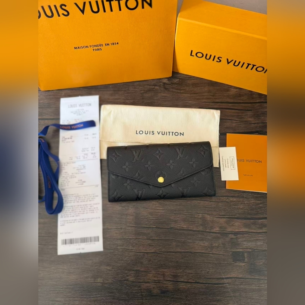 Louis Vuitton Black Monogram Sarah Wallet - Picture 4 of 14